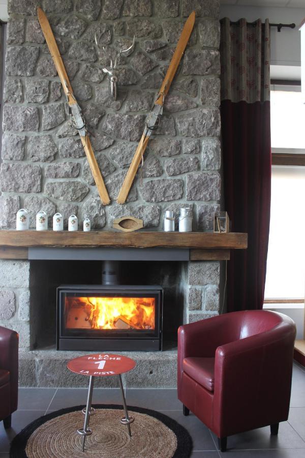 Hôtel Les Charmilles Besse-et-Saint-Anastaise Extérieur photo